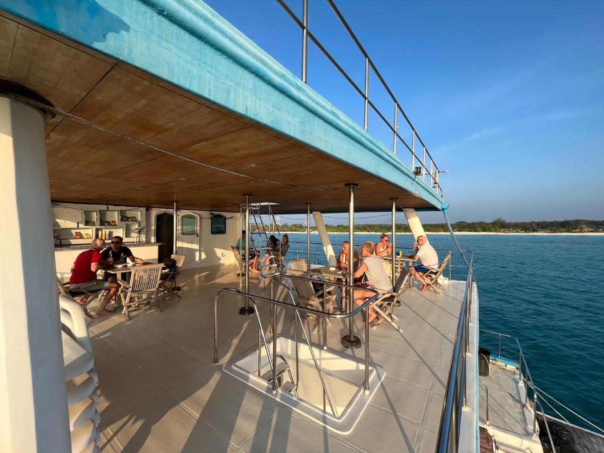 The Barefoot Eco Hotel Hanimaadhoo Island Exteriör bild