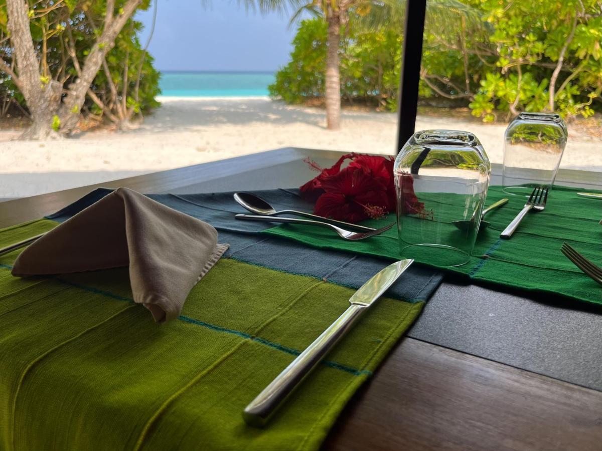 The Barefoot Eco Hotel Hanimaadhoo Island Exteriör bild