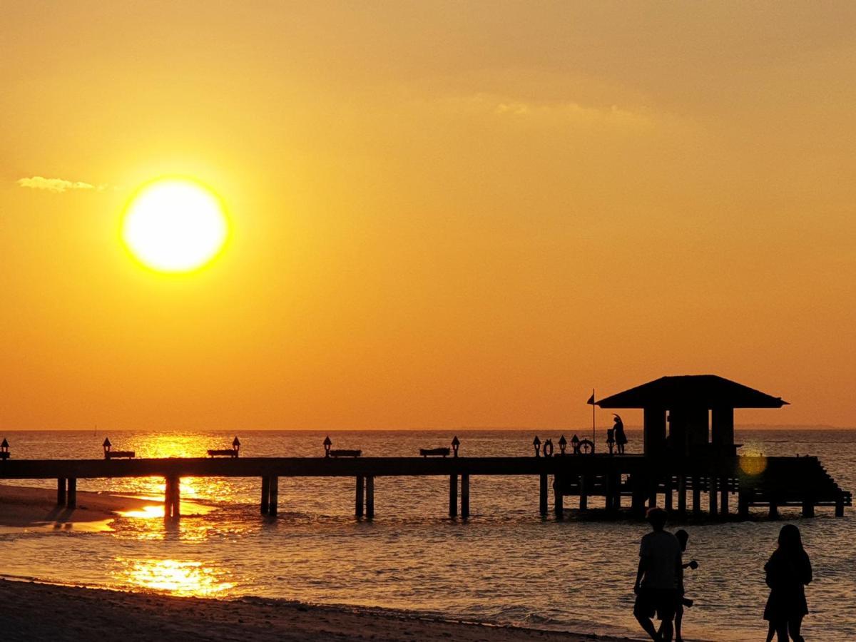The Barefoot Eco Hotel Hanimaadhoo Island Exteriör bild