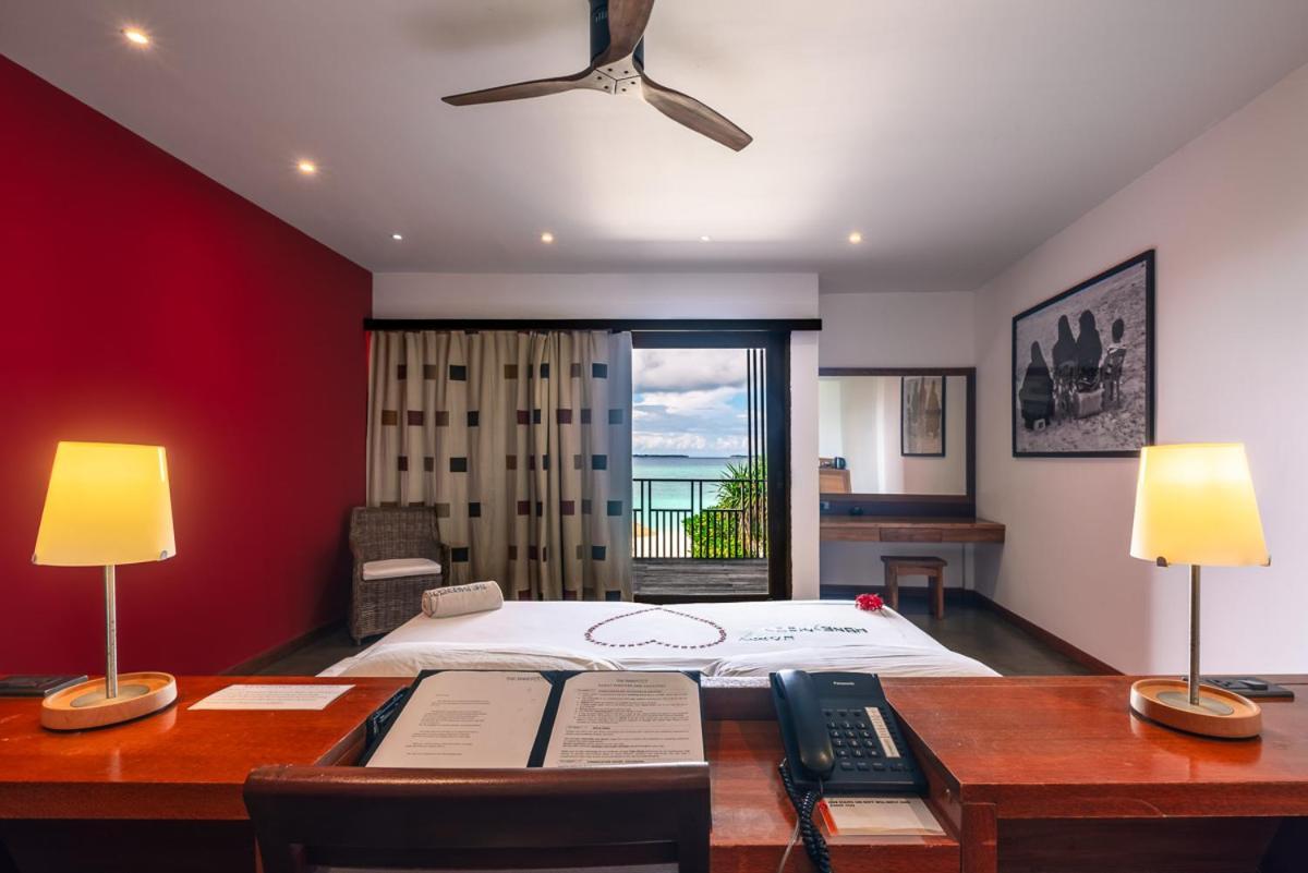 The Barefoot Eco Hotel Hanimaadhoo Island Exteriör bild