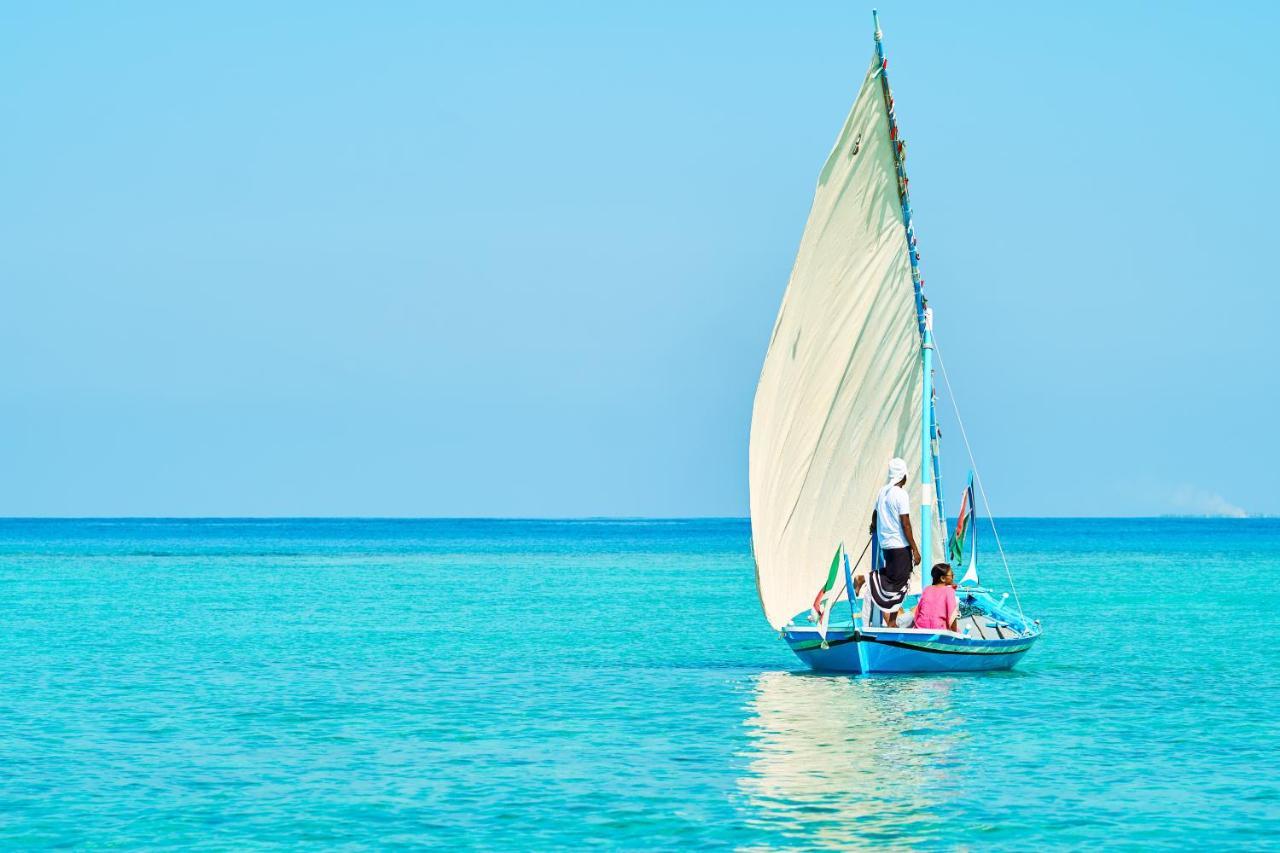 The Barefoot Eco Hotel Hanimaadhoo Island Exteriör bild